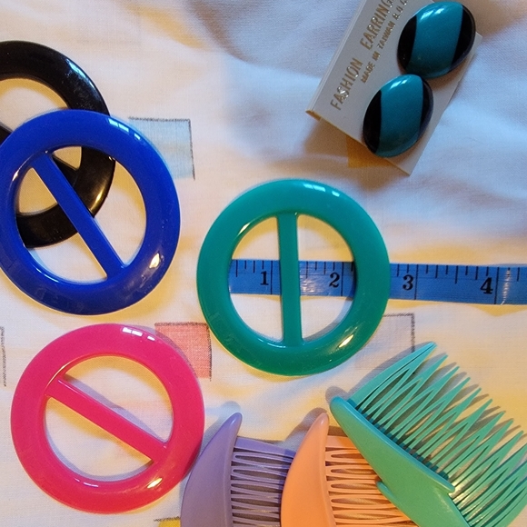 NOS VTG 1980s Earrings & Tshirt Clip - Picture 11 of 15